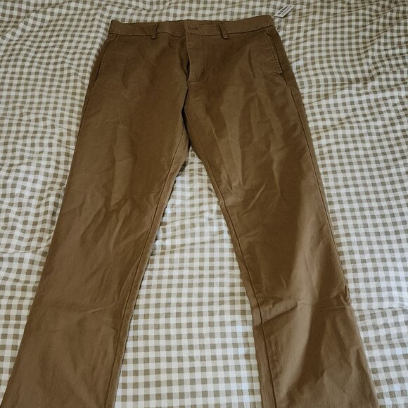 Old Navy Slim Striaght Chino's - Picture 1 of 8